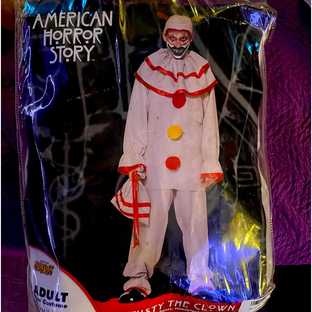 Twisty the Clown costume